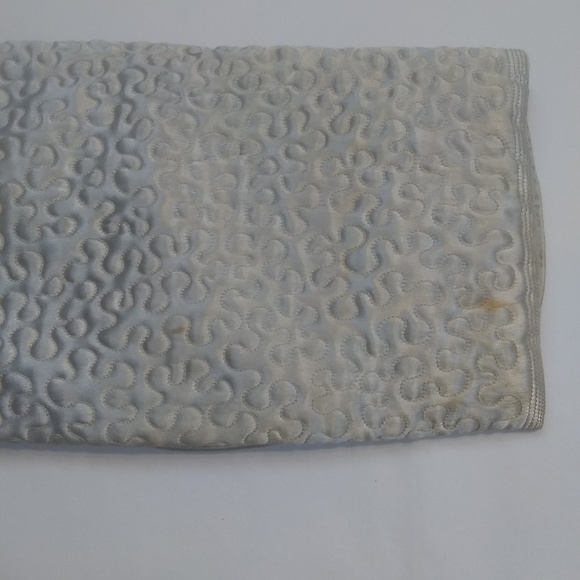 Vintage quilted satin bag - Picture 7 of 8